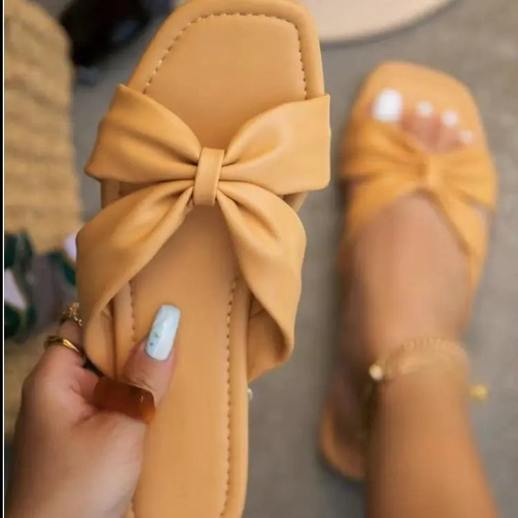 Flat-Bottomed Bow Slippers